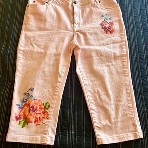 Avenue pink embellished denim capri jeans